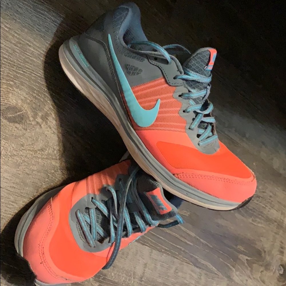 Nike dual fusion x shoes